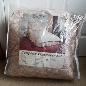 Vintage Mervyn’s Queen Comforter Set